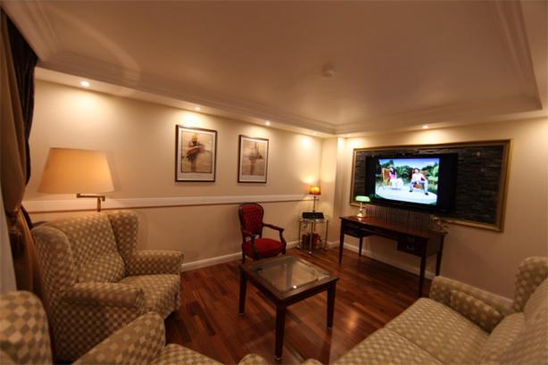 Golden Apartments إسن المظهر الخارجي الصورة