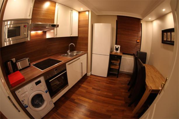 Golden Apartments إسن المظهر الخارجي الصورة