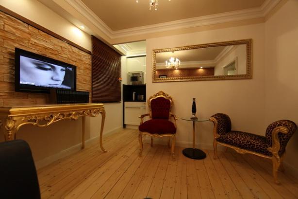 Golden Apartments إسن المظهر الخارجي الصورة