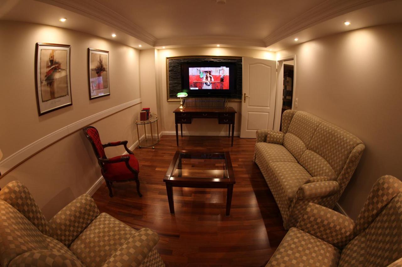 Golden Apartments إسن المظهر الخارجي الصورة