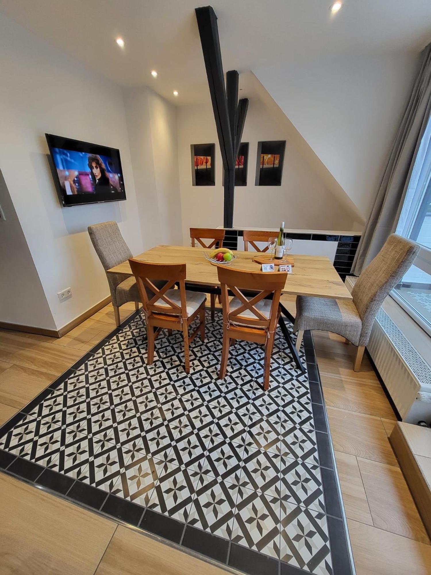 Golden Apartments إسن المظهر الخارجي الصورة
