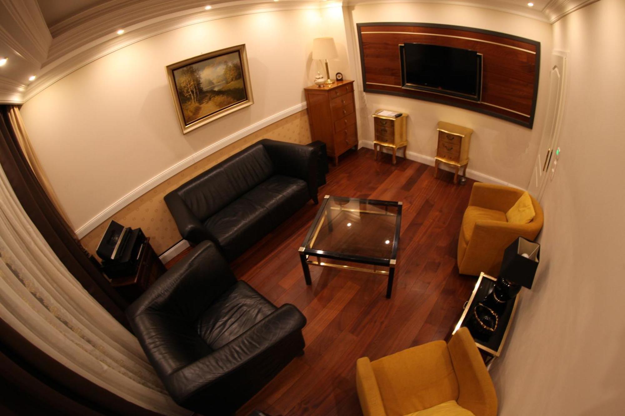 Golden Apartments إسن المظهر الخارجي الصورة