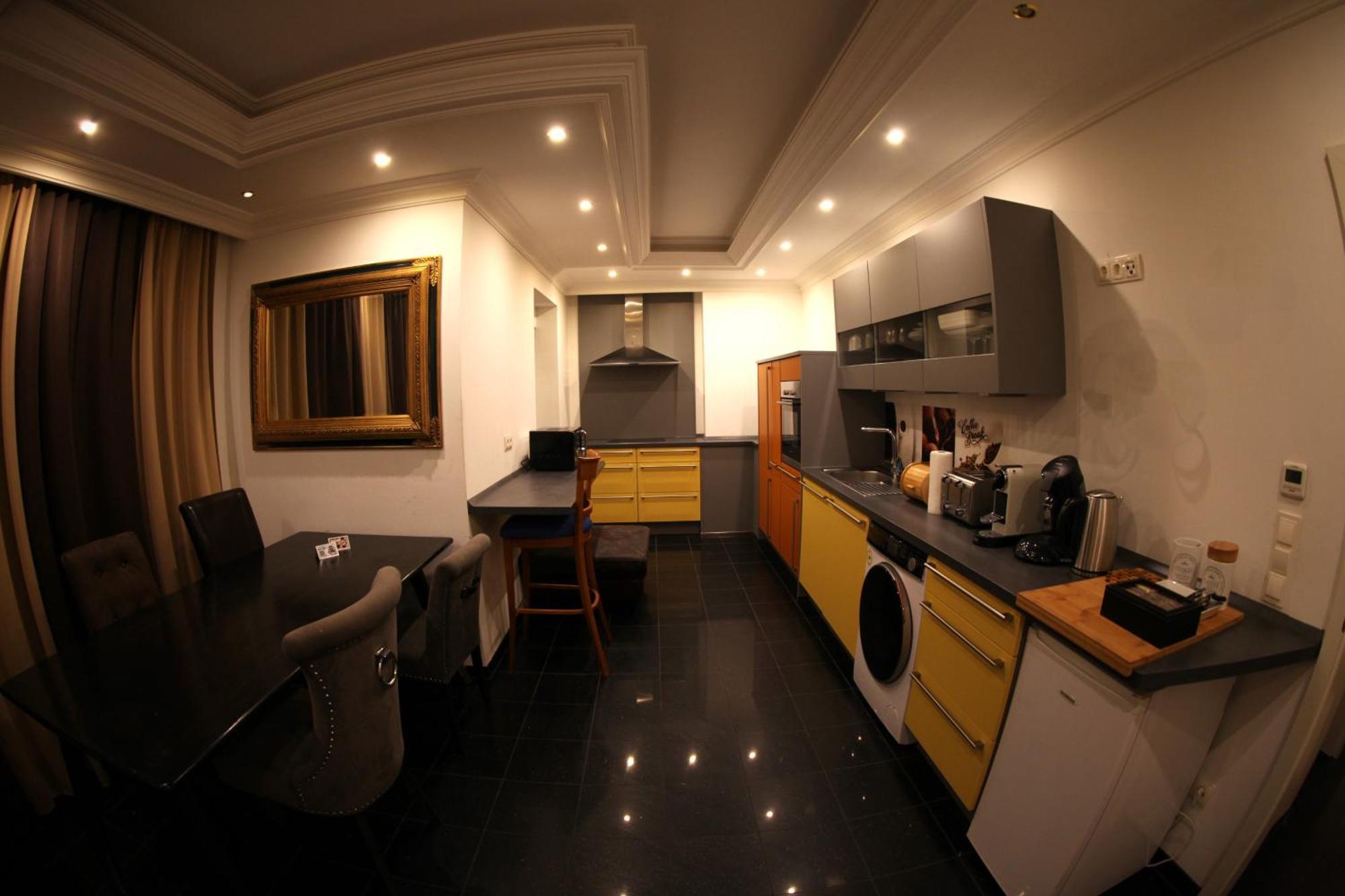 Golden Apartments إسن المظهر الخارجي الصورة