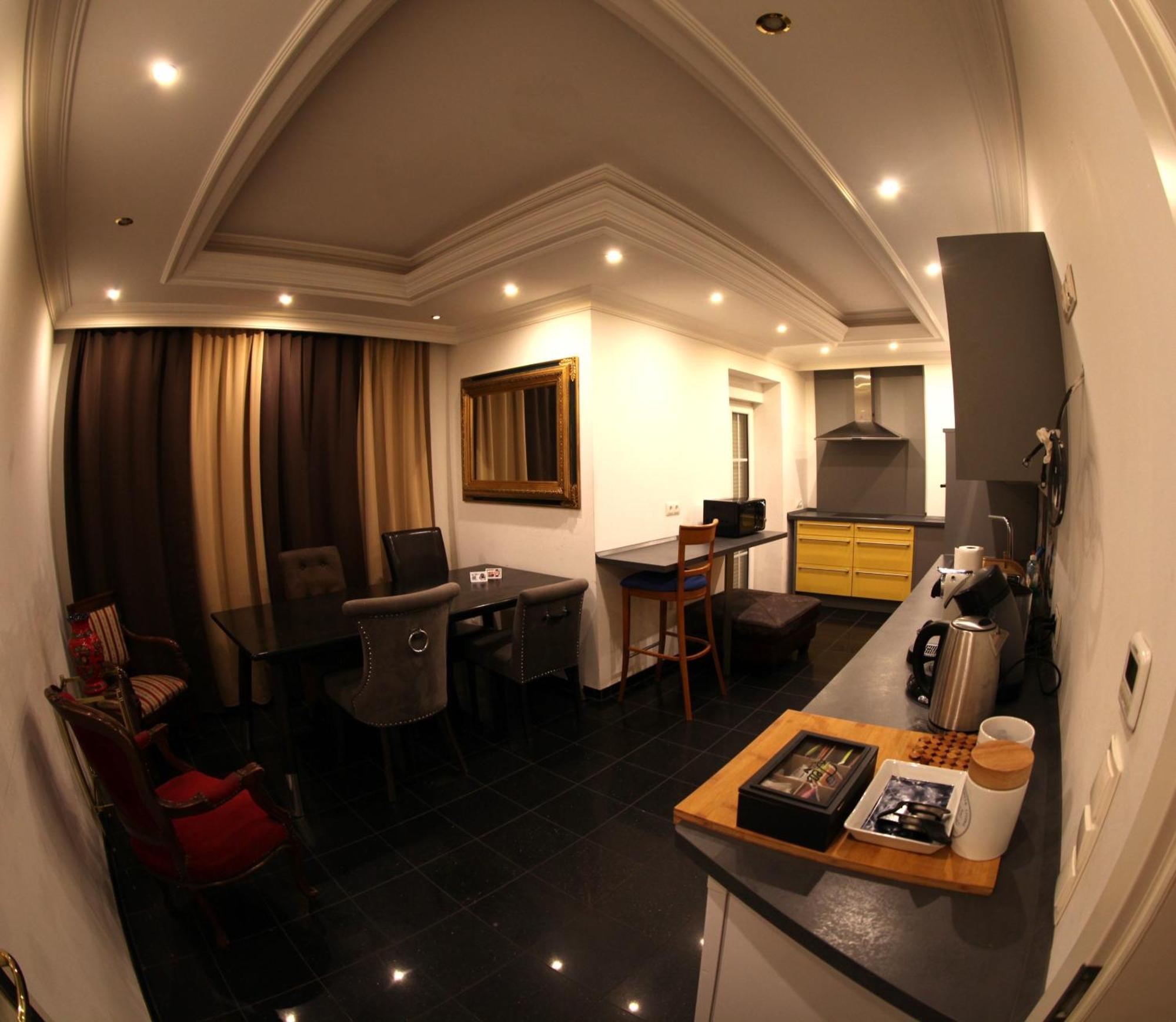 Golden Apartments إسن المظهر الخارجي الصورة